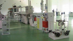 東莞市虎門華美隆電線電纜機(jī)械廠 押出機(jī)產(chǎn)品大圖與電纜填充繩設(shè)備的創(chuàng)新應(yīng)用